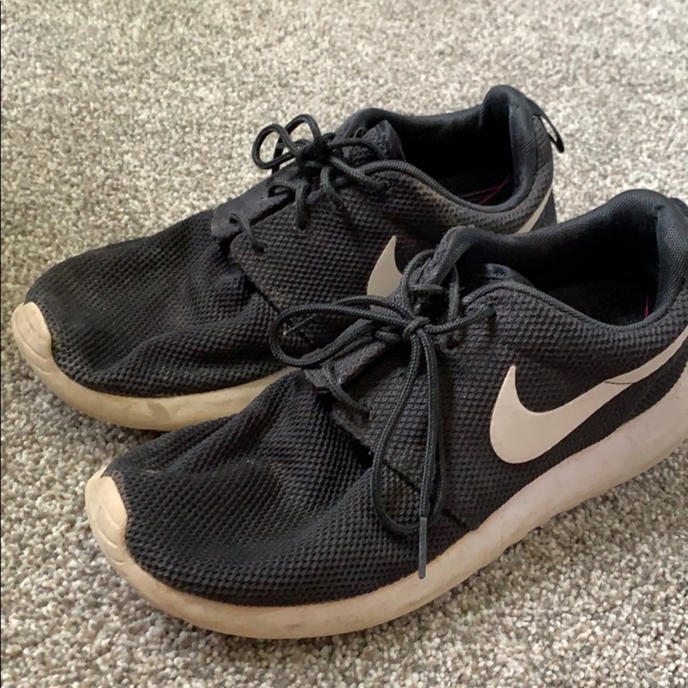 Black Roche runs